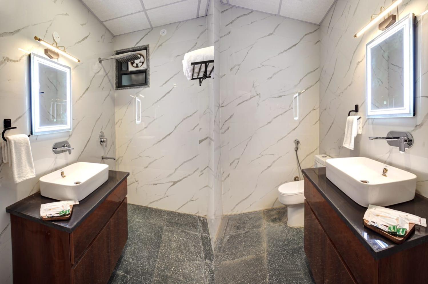 Hotel Elite Grand Near Kailash Hospital ノイダ エクステリア 写真