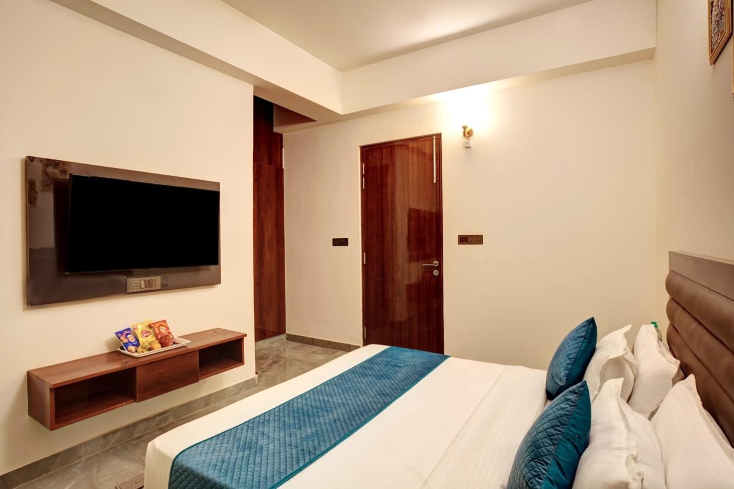 Hotel Elite Grand Near Kailash Hospital ノイダ エクステリア 写真