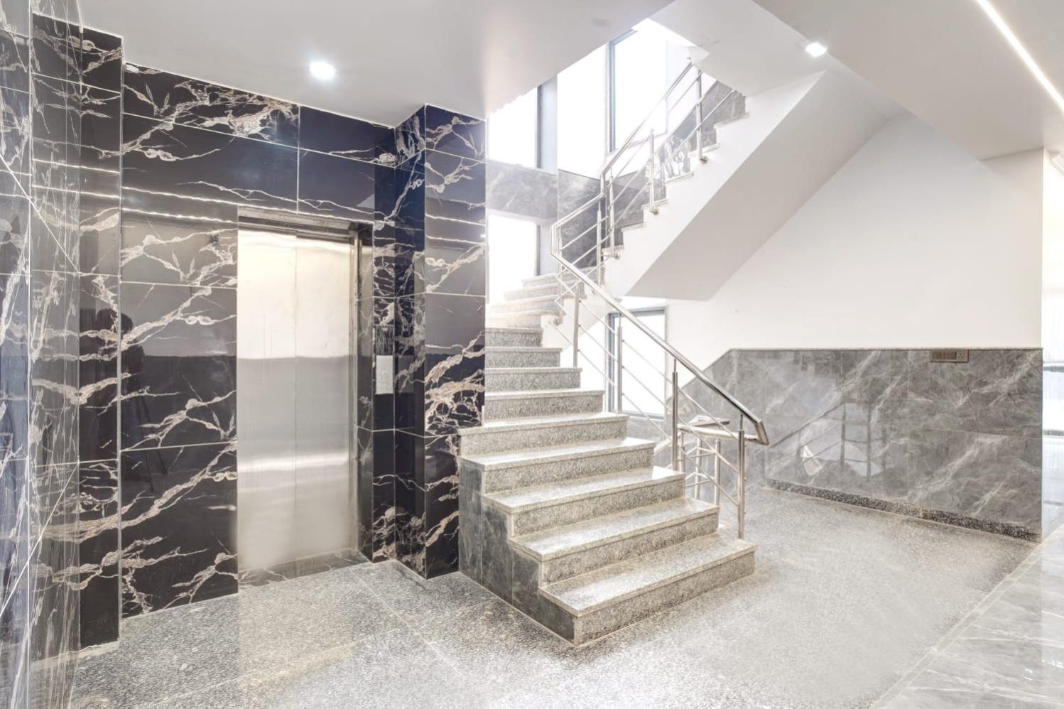 Hotel Elite Grand Near Kailash Hospital ノイダ エクステリア 写真