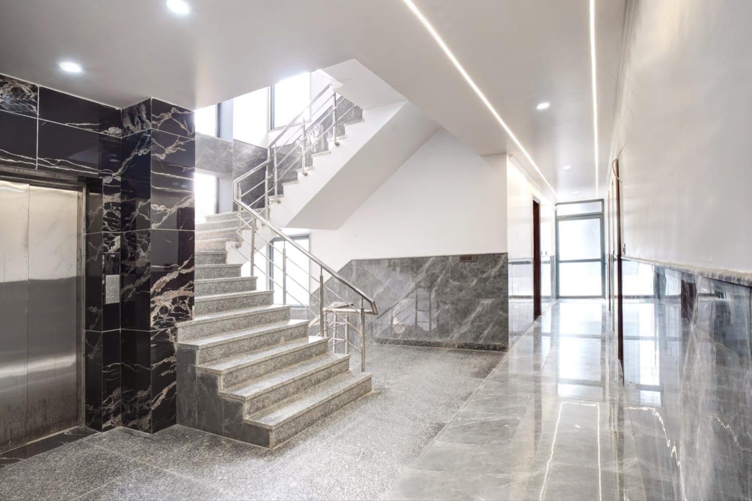 Hotel Elite Grand Near Kailash Hospital ノイダ エクステリア 写真