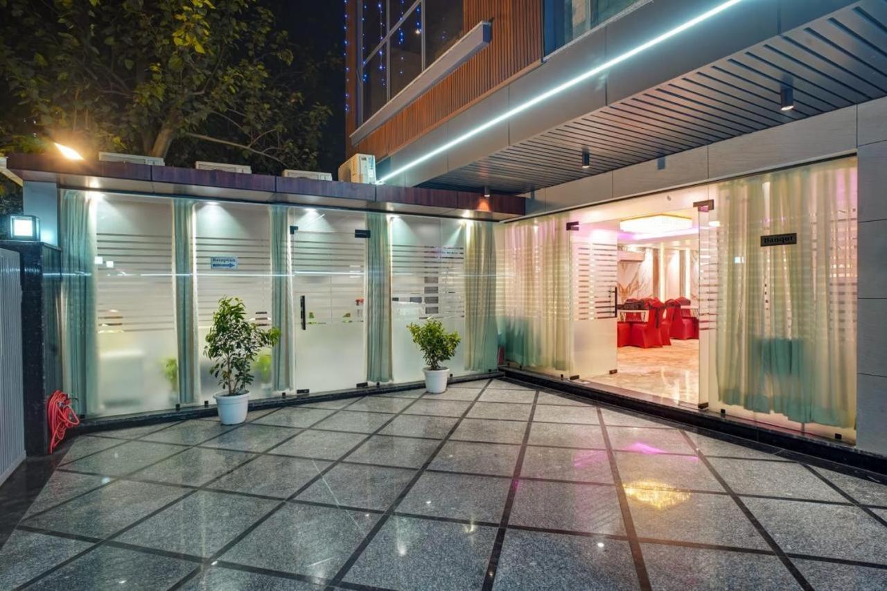Hotel Elite Grand Near Kailash Hospital ノイダ エクステリア 写真