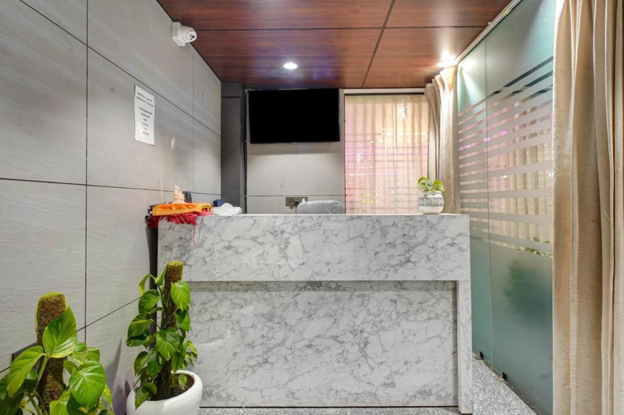 Hotel Elite Grand Near Kailash Hospital ノイダ エクステリア 写真